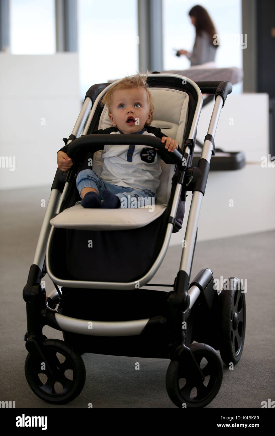 Lion Se Trouve Dans Le Systeme D Alimentation Heetee La Pram En L Enfant Et De La Jeunesse Genre Jugend Salon De Cologne Allemagne 6 Septembre 17 Un Nombre Record D Entreprises Autour Lion Se Trouve Dans Le Systeme D Alimentation Heetee La Pram En L Enfant Et De La Jeunesse Genre Jugend Salon De Cologne Allemagne 6 Septembre 17 Un Nombre Record D Entreprises Autour