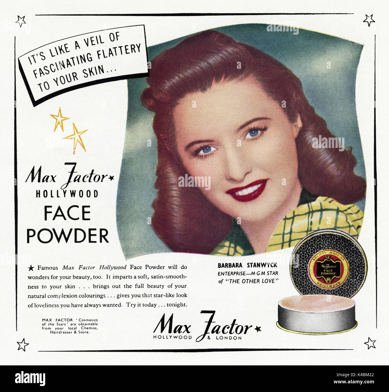 1940 old vintage publicité publicité originale Max Factor & cosmétiques  Poudre de visage avec la star de cinéma célébrité Barbara Stanwyck dans  circa 1947 magazine quand les stocks étaient encore limitée au