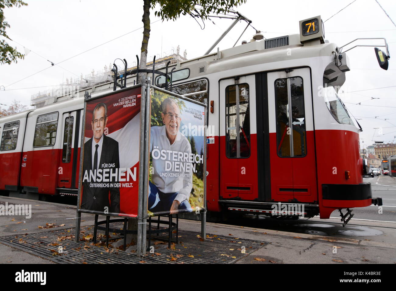 Nouvelle campagne d'affichage pour l'élection présidentielle fédérale le 4 décembre en Autriche, Alexander Van der Bellen Banque D'Images