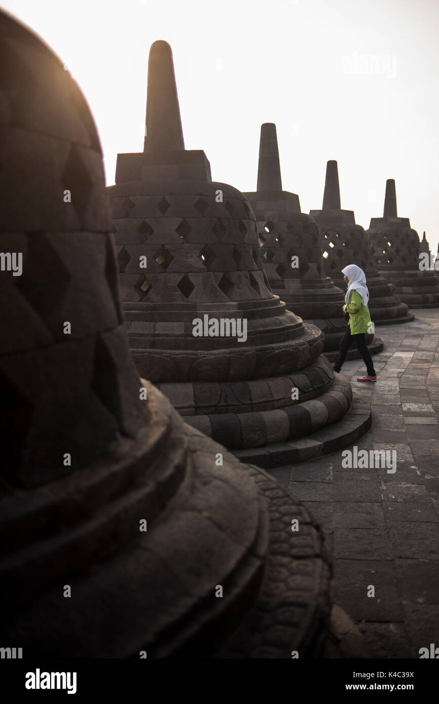 Tourisme à la musulmane temple de Borobudur, à java, en Indonésie. Banque D'Images