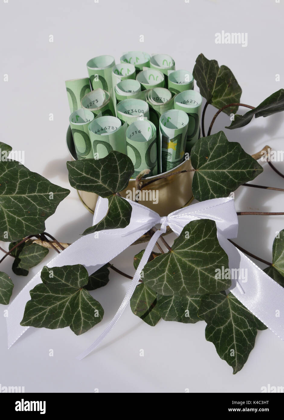 L'argent comme cadeau de mariage Banque D'Images