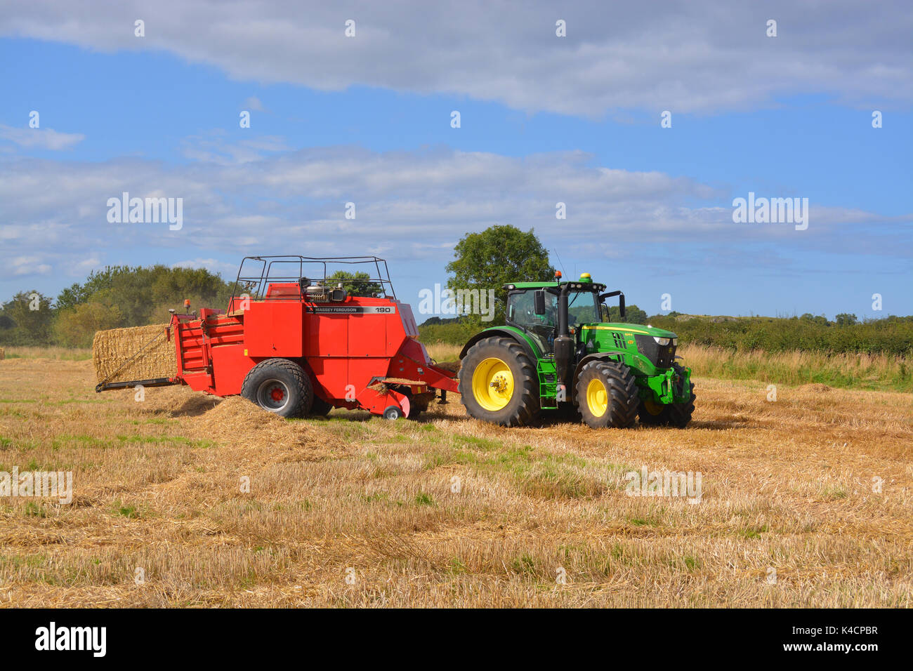 Tracteur John Deere 6215R Banque D'Images