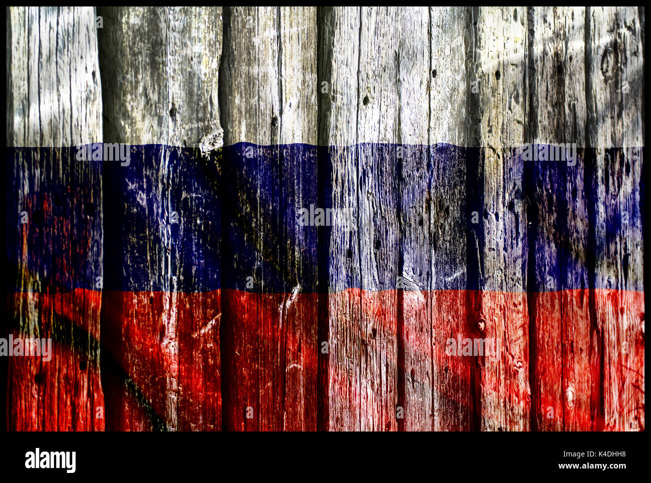 La Russie drapeau sur le mur en bois Banque D'Images