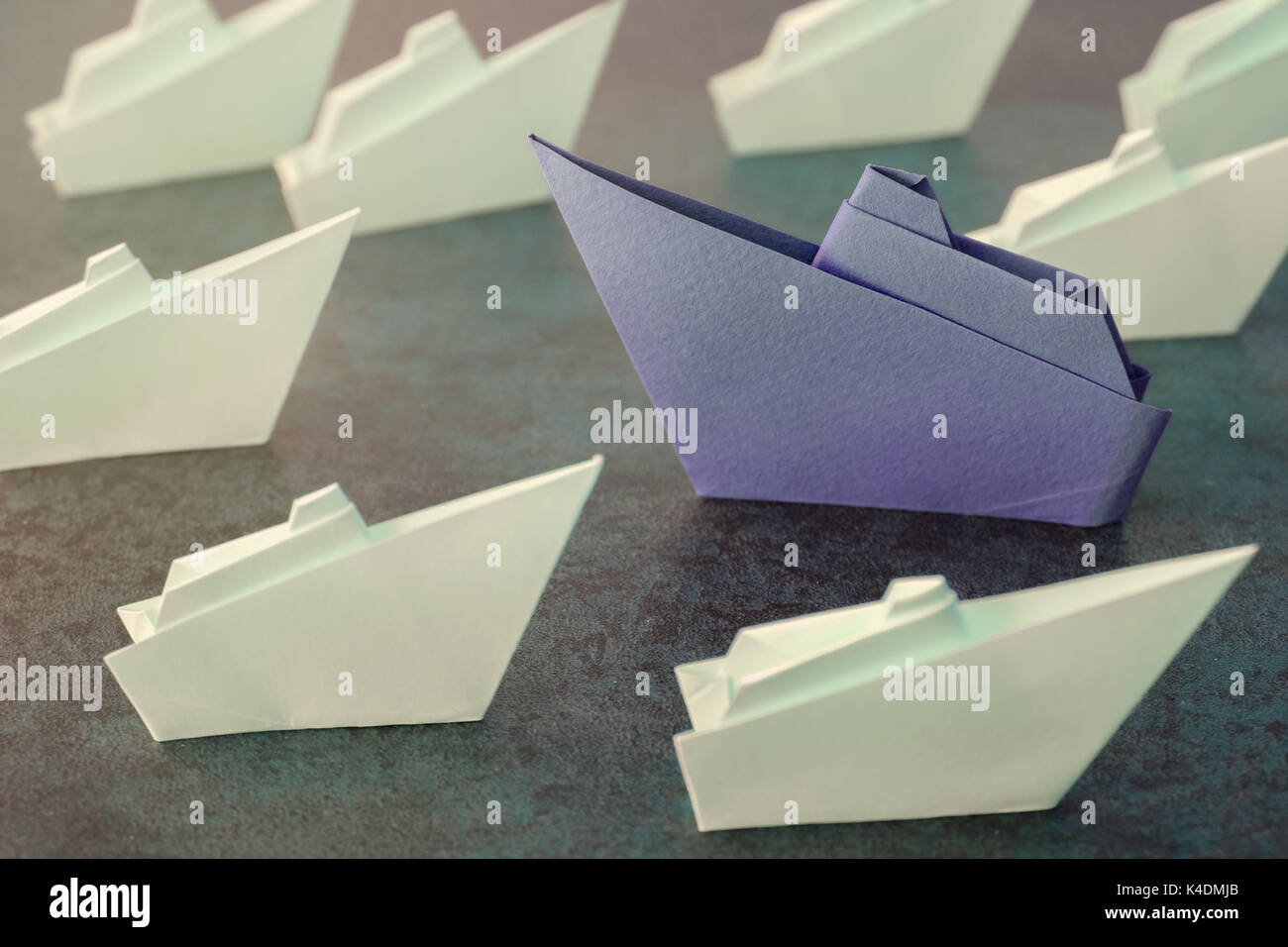 Origami Papier de navires, d'un changement dans l'entreprise concept, tonification Banque D'Images