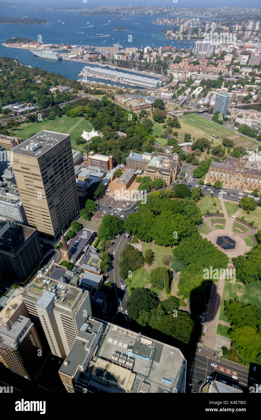 Hyde Park Sydney en Australie à la recherche aérienne vers l'île-Jardin de Woolloomooloo et l'entrée dans le port de Sydney Banque D'Images