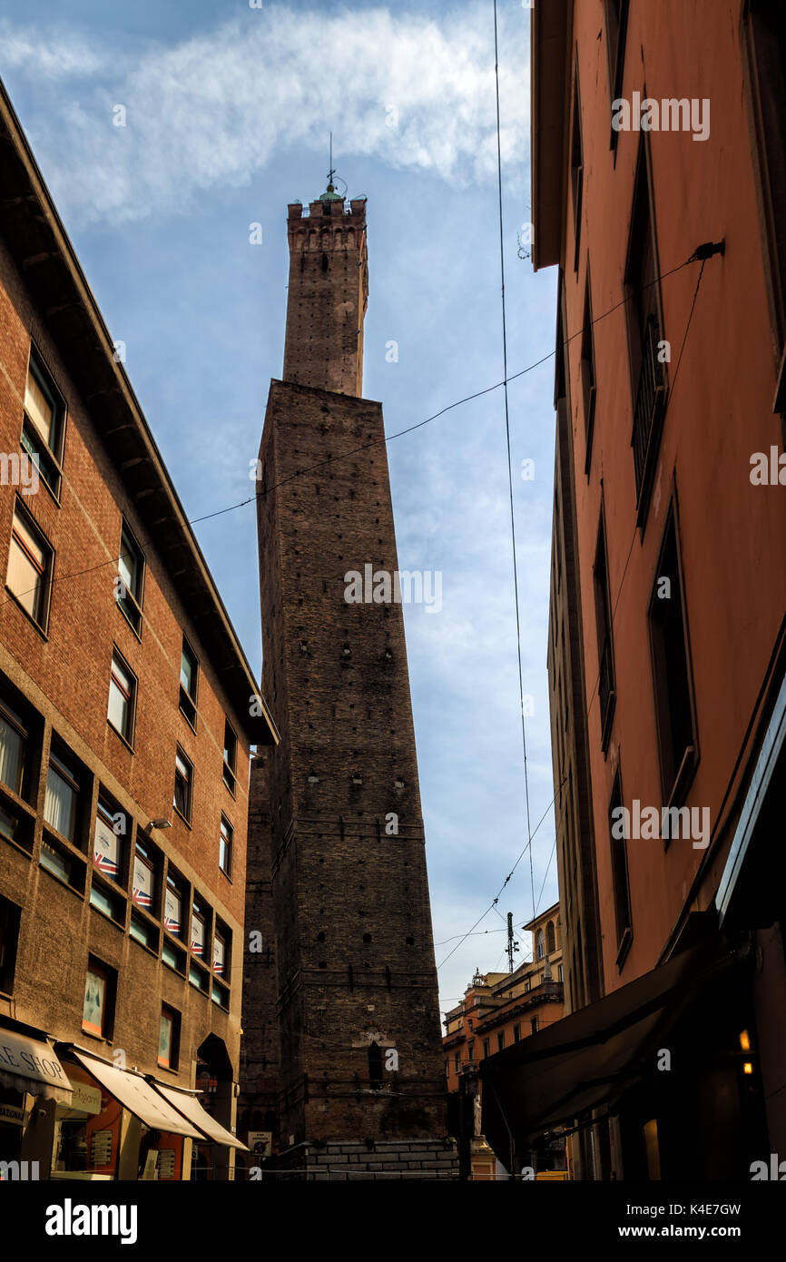 Due Torri, Bologne, Italie Banque D'Images