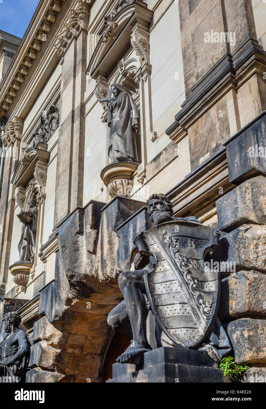 Allemagne, Saxe, Dresde Academy of Fine Arts, détail de la façade sculptée Lipsius Banque D'Images