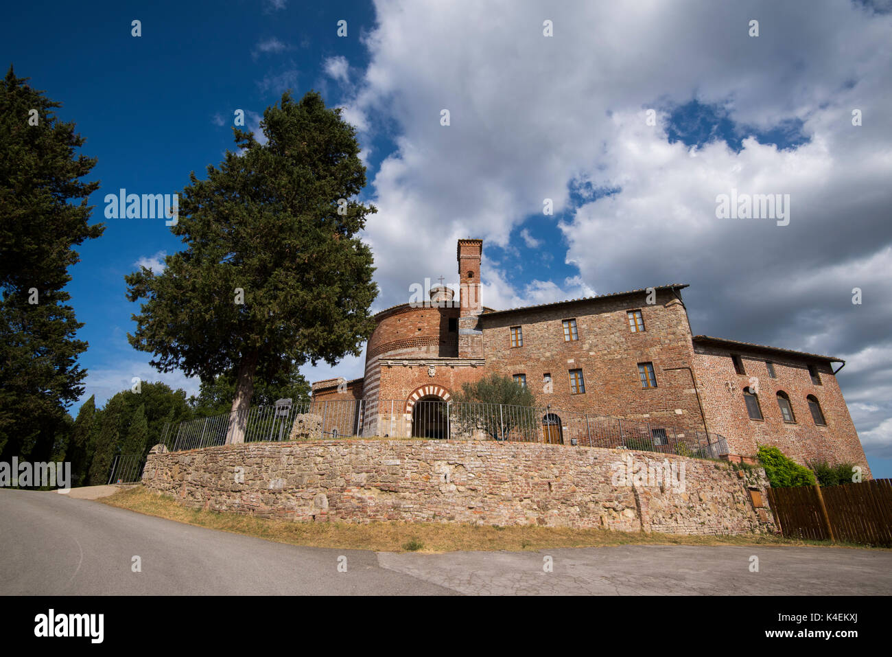 La Rotonda di montesiepi près de l'abbaye de San Galgano, toscane italie Europe eu Banque D'Images