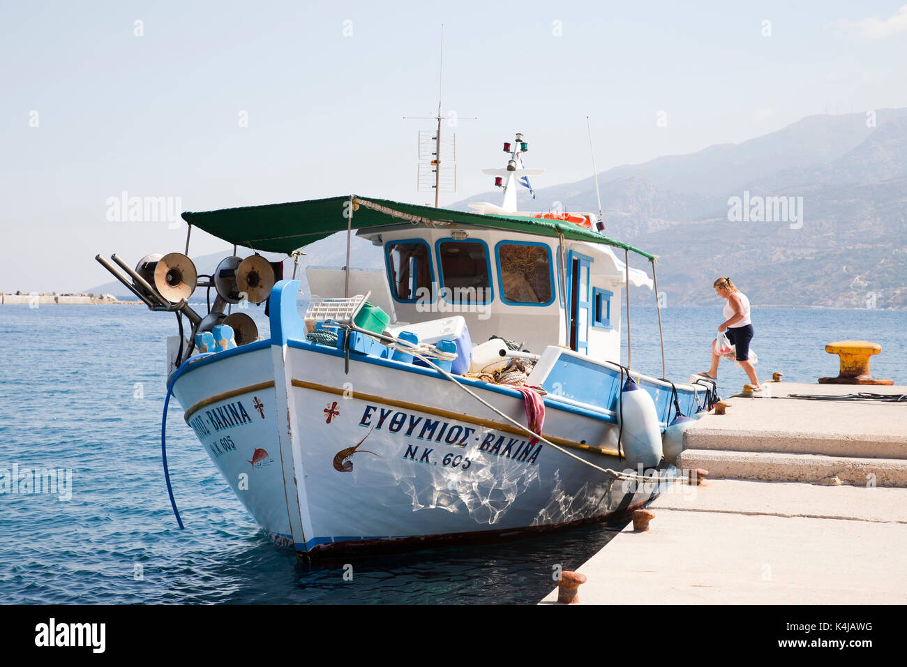 Port, Evdilos, Ikaria, Mer Egéé, Grèce, Europe Banque D'Images