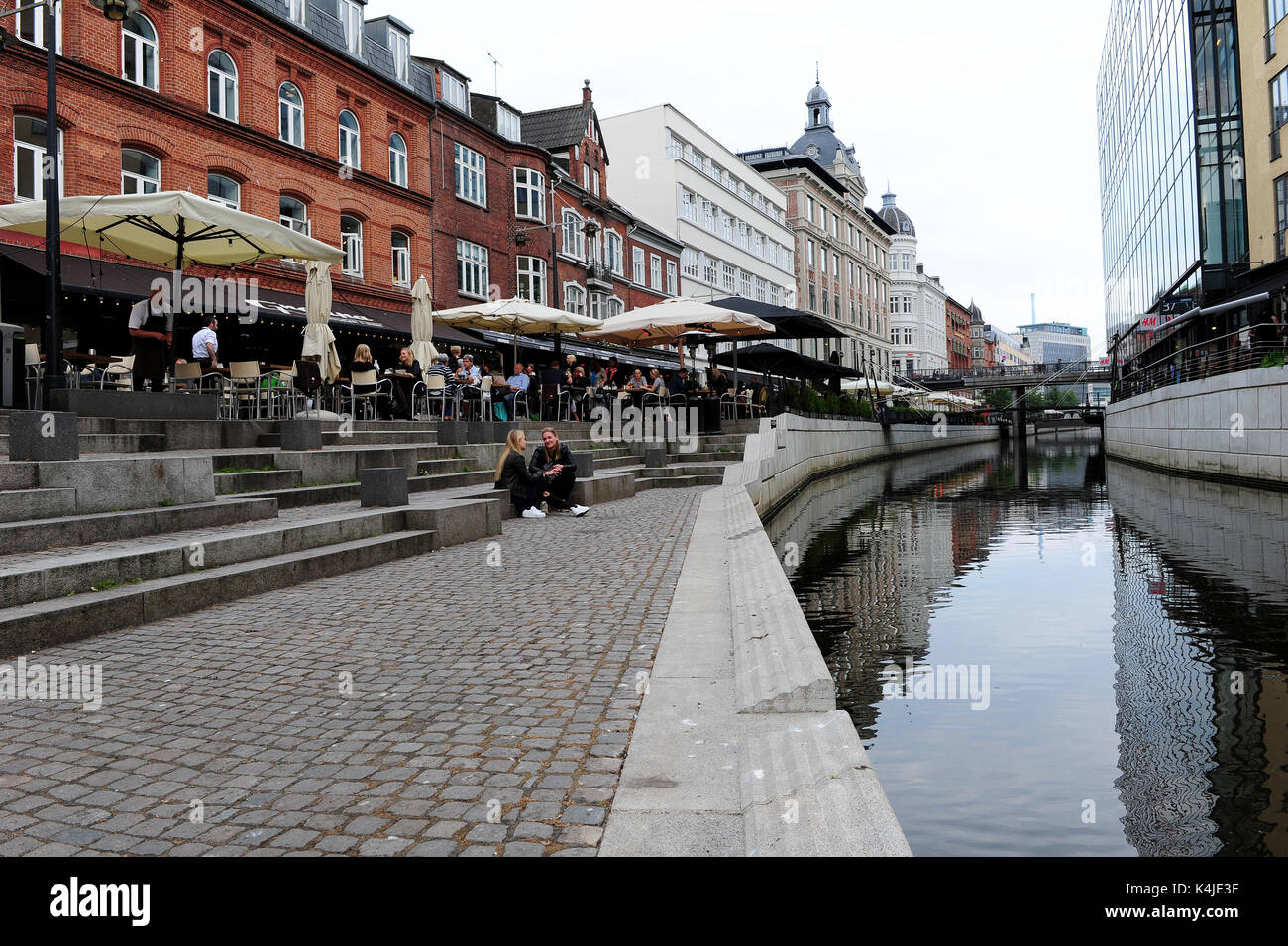 La zone du canal piéton à Aarhus (Aboulevarden). Banque D'Images