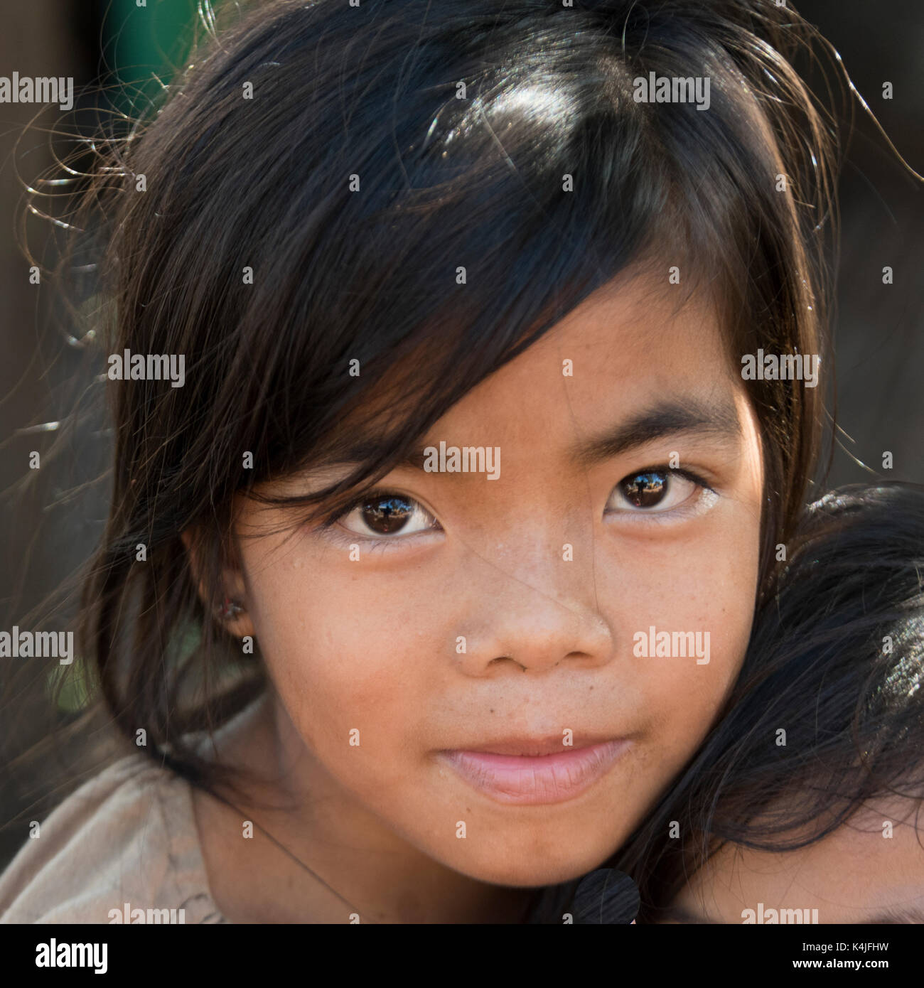 Portrait de Brown Eyed Girl, Siem Reap, Cambodge Banque D'Images