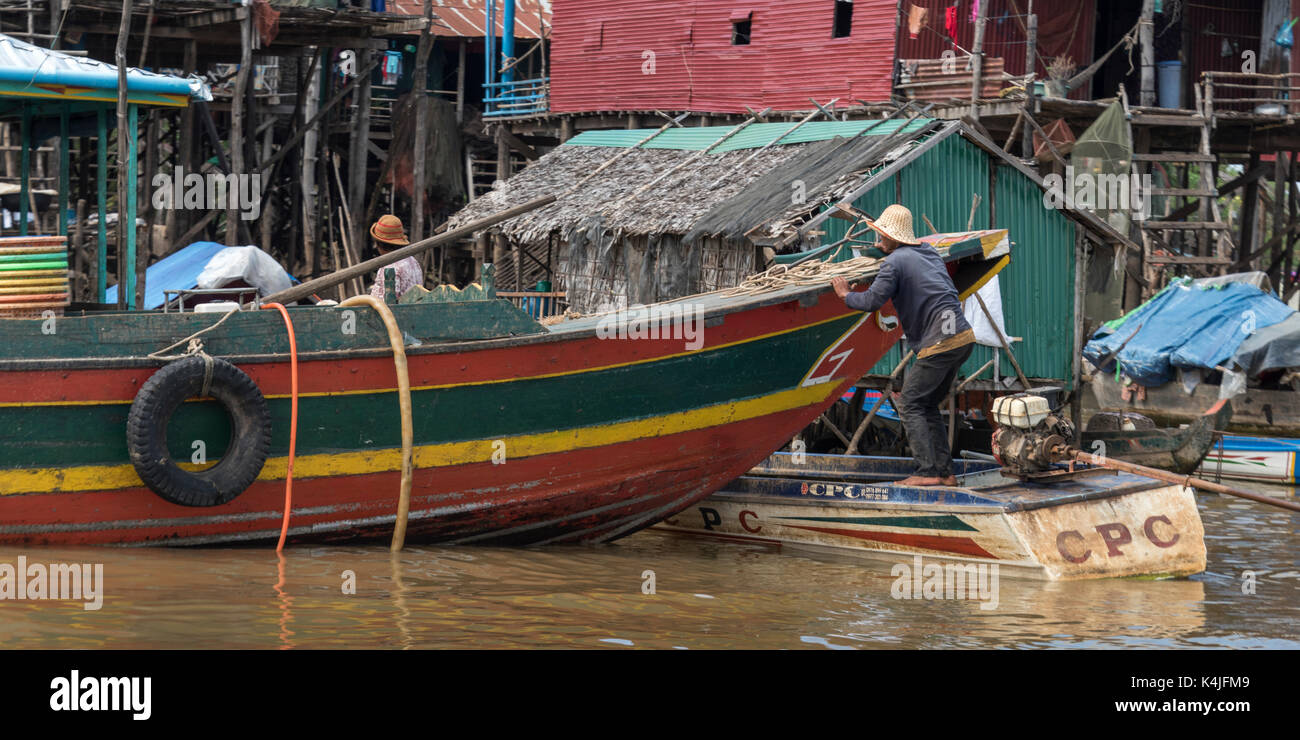 Maison sur pilotis sur le lac Tonle Sap, Kampong phluk, Siem Reap, Cambodge Banque D'Images