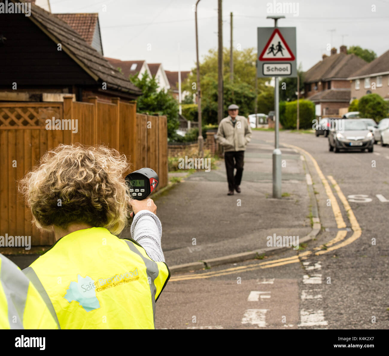 Brentwood Essex Septembre 6 2017.Community les bénévoles surveillent la vitesse maximale des véhicules à l'aide d'un appareil de mesure. Les conducteurs de plus de la limite de vitesse sont a envoyé une lettre d'avertissement Crédit : Ian Davidson/Alamy Live News Banque D'Images