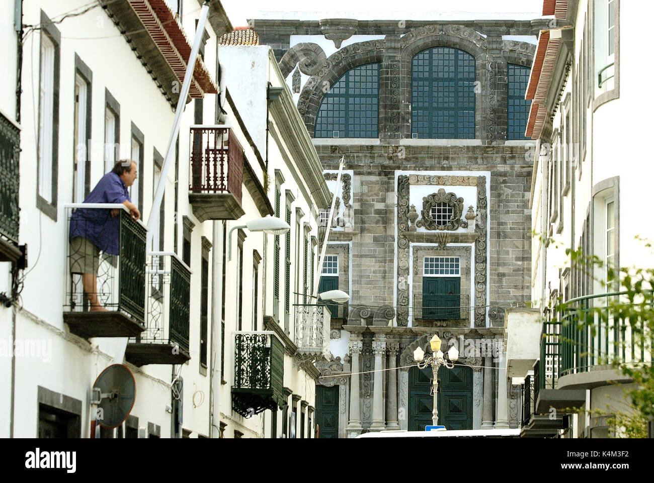 Eglise de Todos os Santos ou Igreja do Colegio dos Jesuitas, dans la ville de Ponta Delgada. São Miguel, îles des Açores, Portugal Banque D'Images