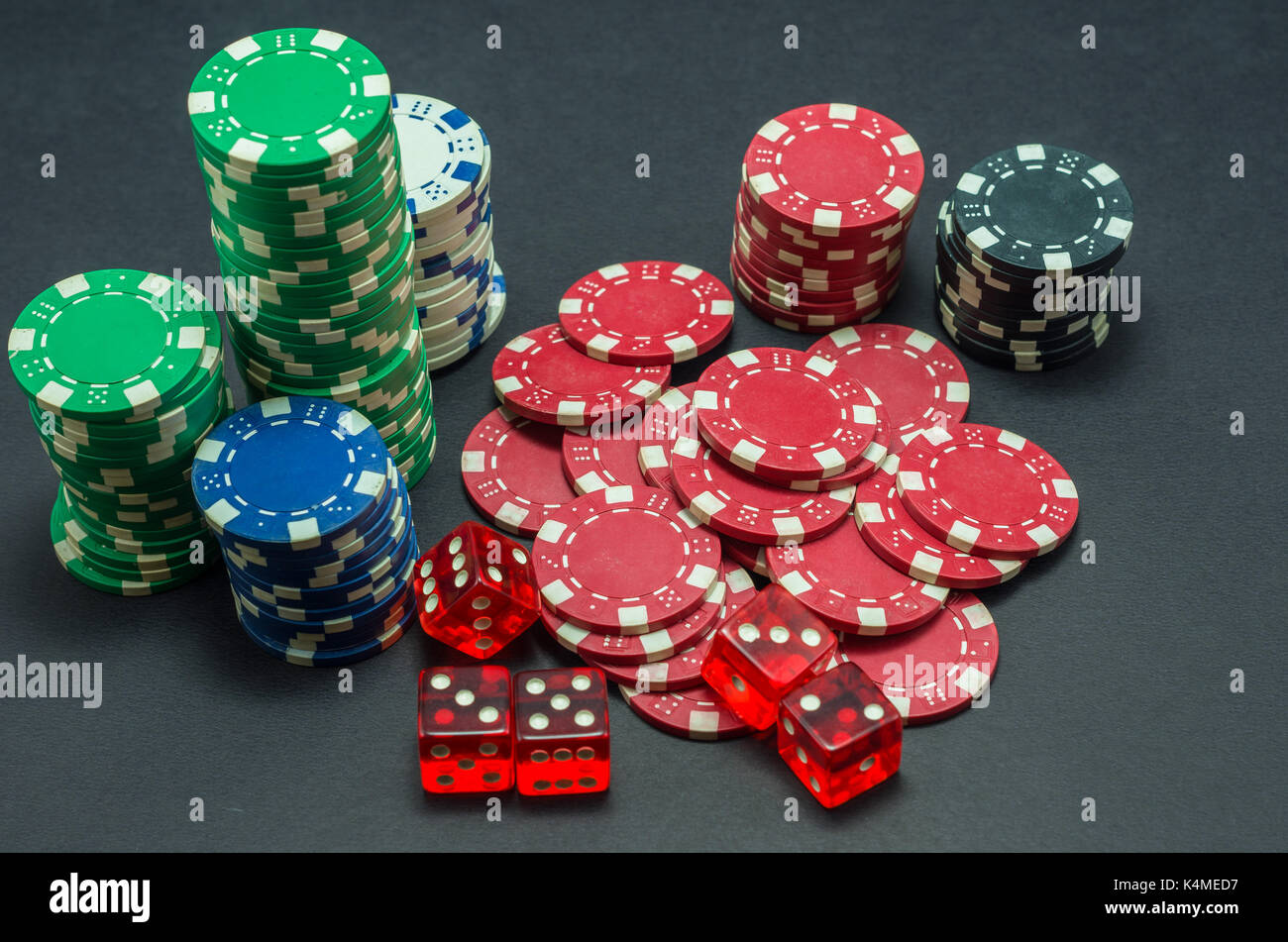 Jetons Rouges Cartes Rouges Banque d'image et photos - Alamy