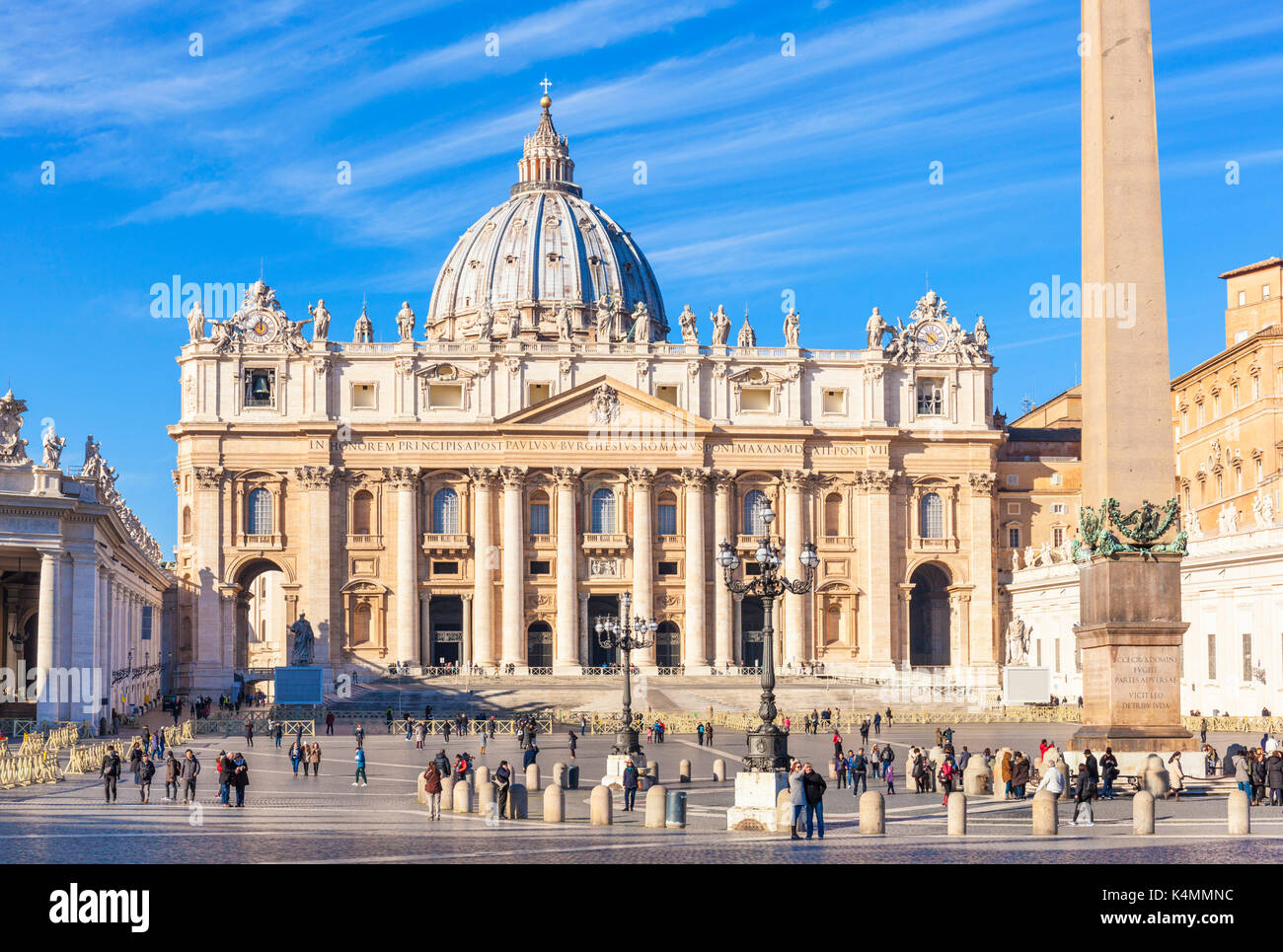 ITALT ROME LE VATICAN St Peters Square et basilique St Pierre du Vatican Roma Rome Lazio Italie Europe de l'UE Banque D'Images