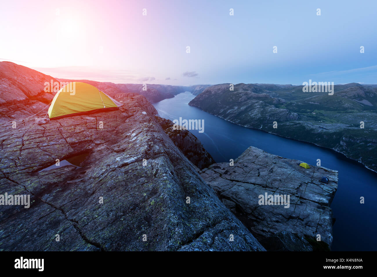 Matin brumeux sur preikestolen Banque D'Images