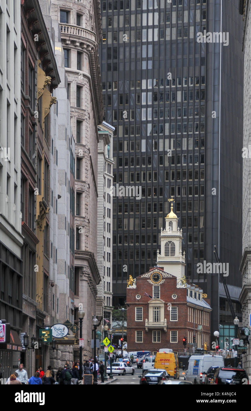 Old State House et le centre-ville vu de Long Wharf, Boston Banque D'Images