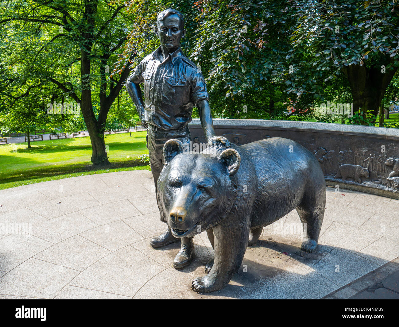 Wojtek l'ours soldat, Princess Memorial Gardens, Édimbourg, Écosse, RU, FR. Banque D'Images