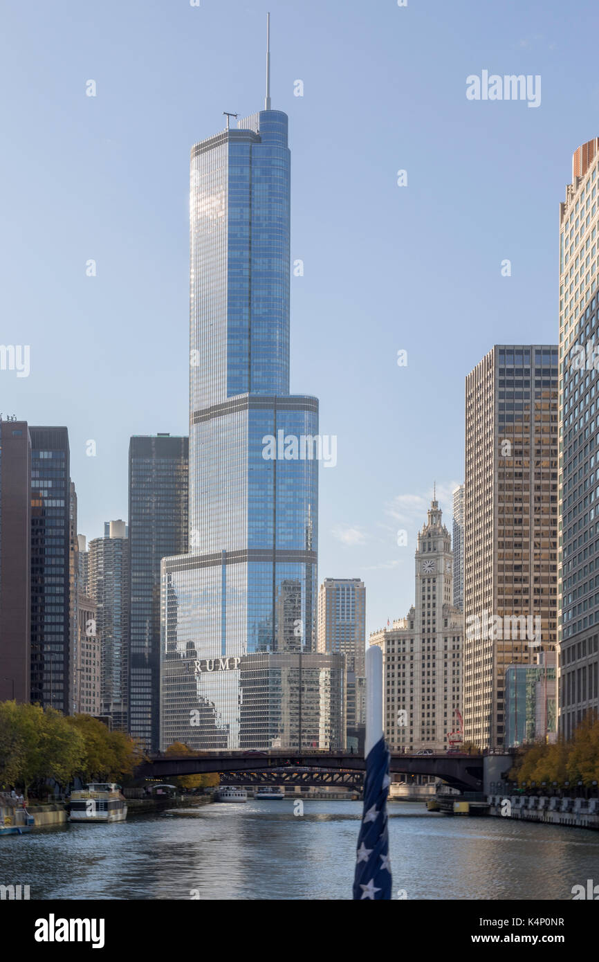 Chicago Illinois, États-Unis - 3 novembre 2016. Le Trump International Hotel and Tower dans le centre-ville de Chicago, Illinois. Situé sur North Wabash Avenue est lo Banque D'Images