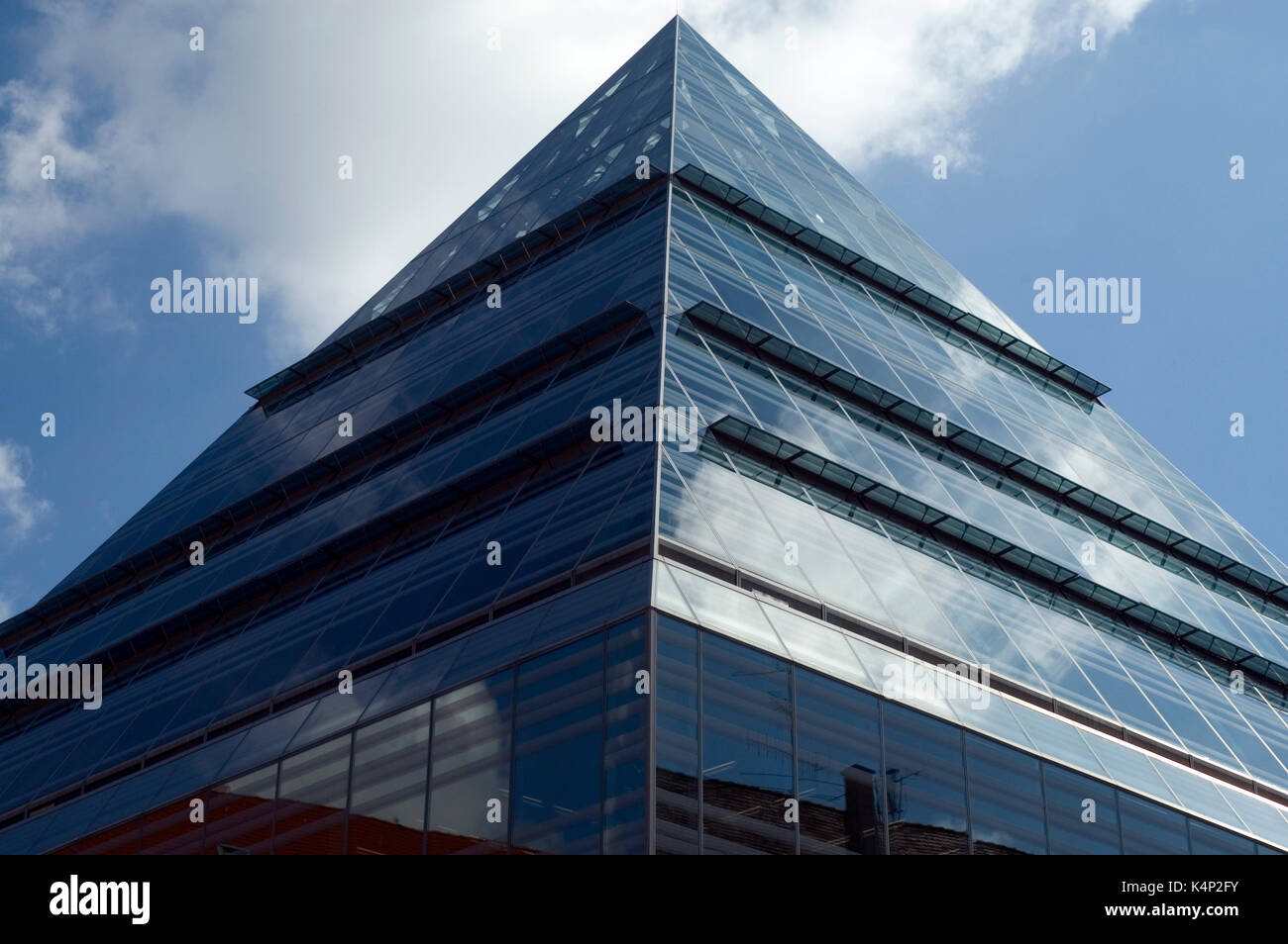 Pyramide de verre Banque D'Images