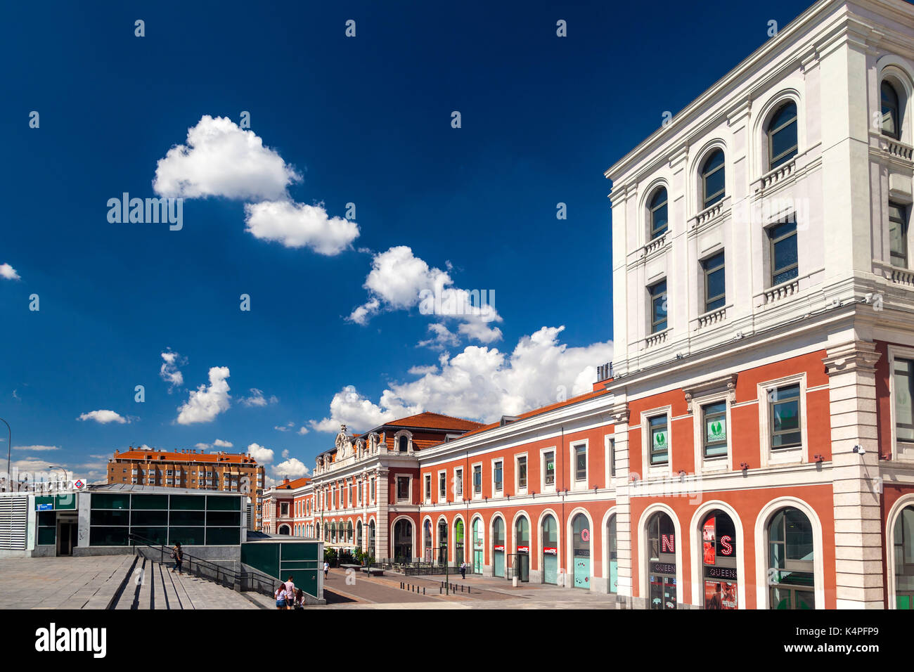 La gare et la station de métro de principe Pio, à Madrid, Espagne. Banque D'Images