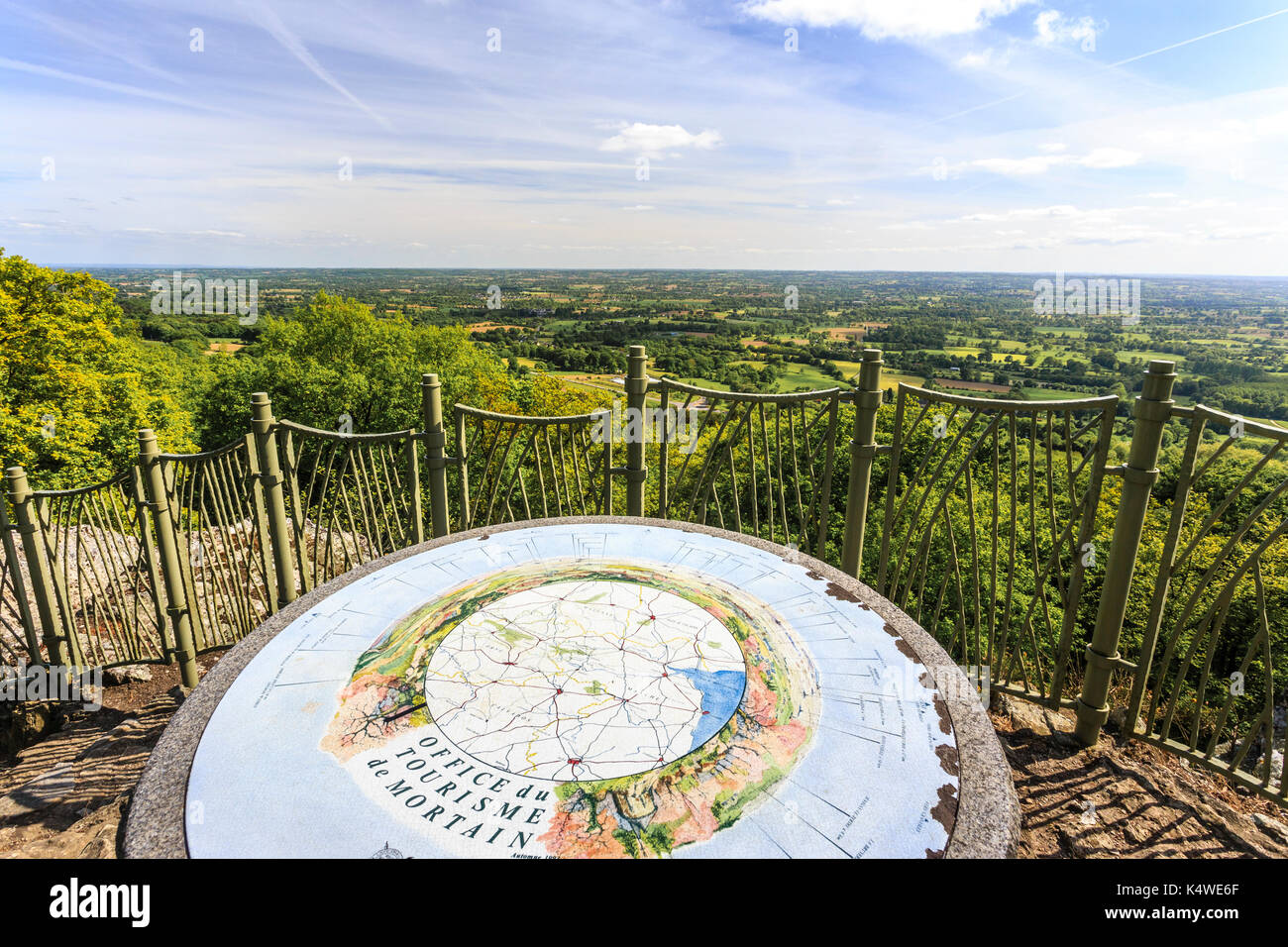 France, Manche (50), Mortain-Bocage, panorama depuis la Côte 314 sur le site des rochers de la Montjoie // France, Manche, Mortain Bocage, panorama fr Banque D'Images