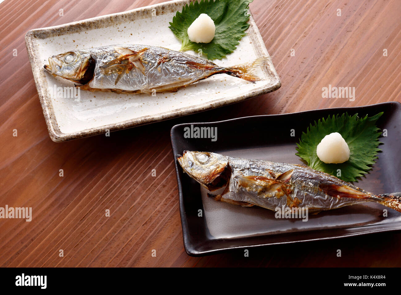 Les poissons grillés de style japonais Banque D'Images