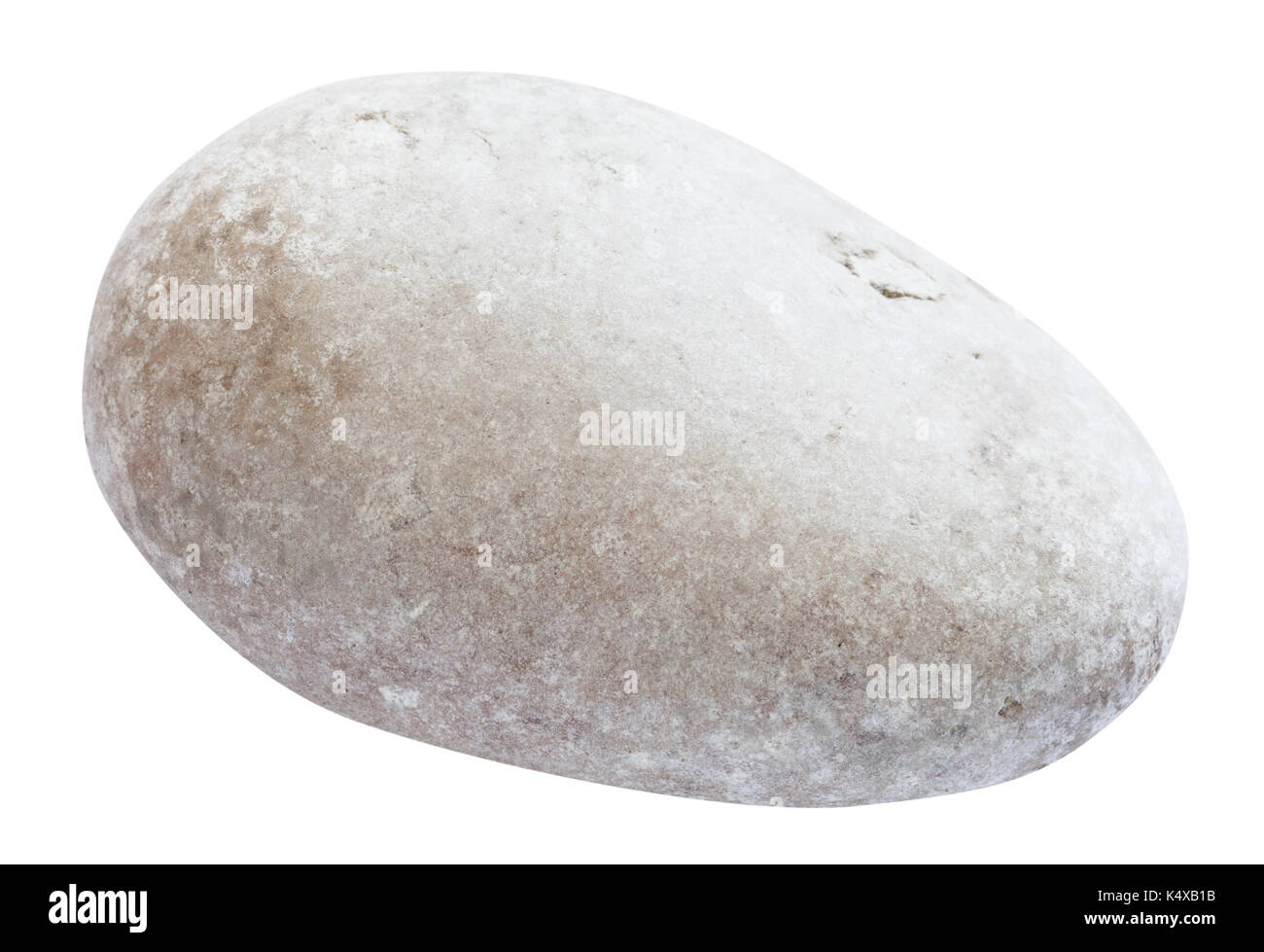 La chute naturelle de galets de plage isolé sur fond blanc Banque D'Images