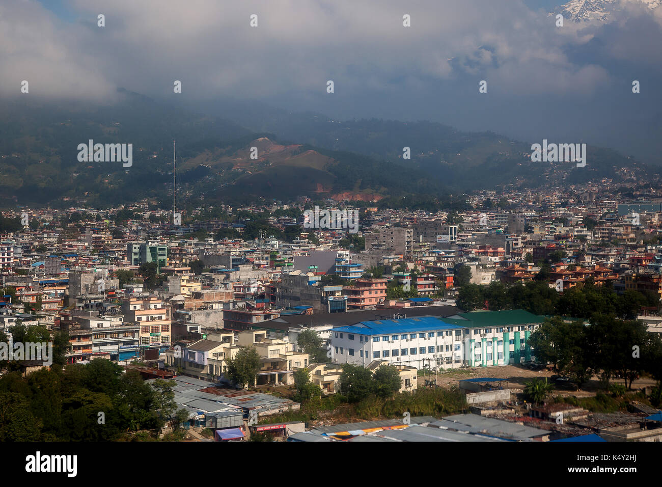 View sur Pokhara, Népal. Banque D'Images