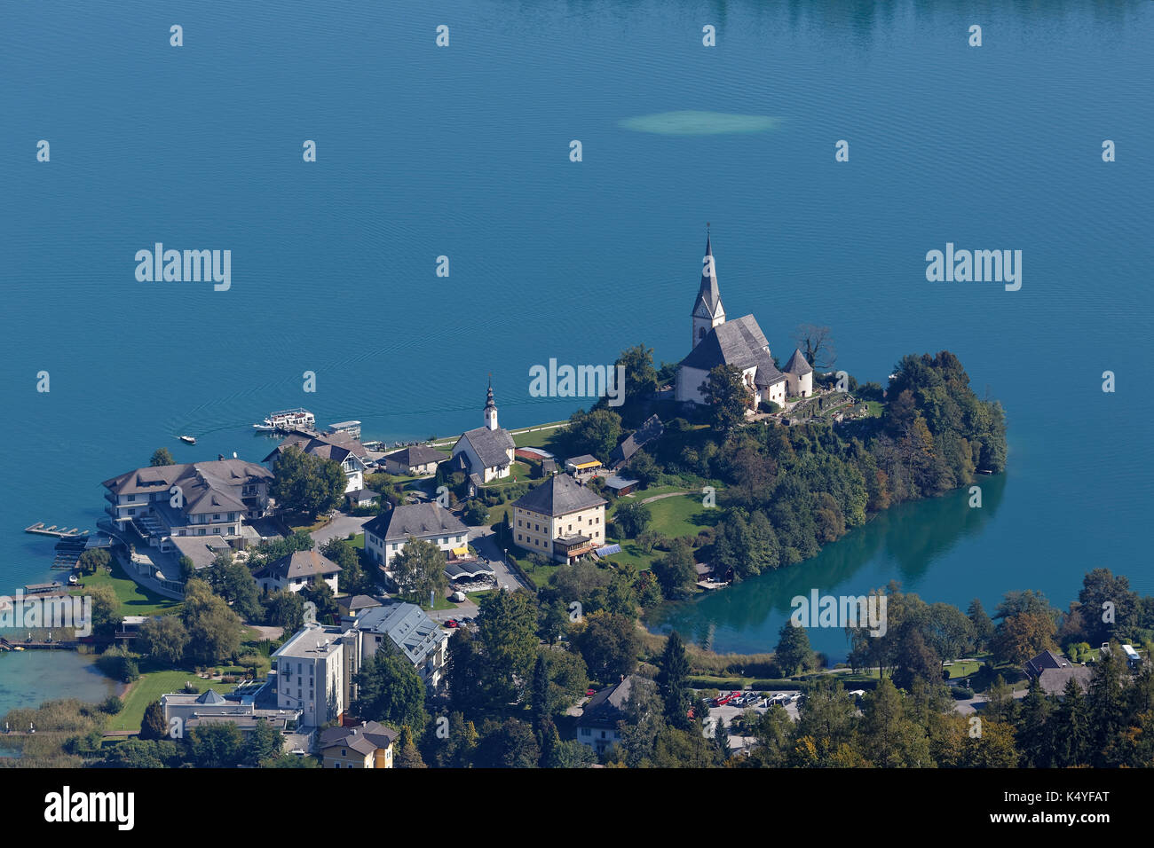 Eglise de Maria Wörth sur le lac Wörthersee, Pyramidenkogel, Linden, Carinthie, Autriche Banque D'Images