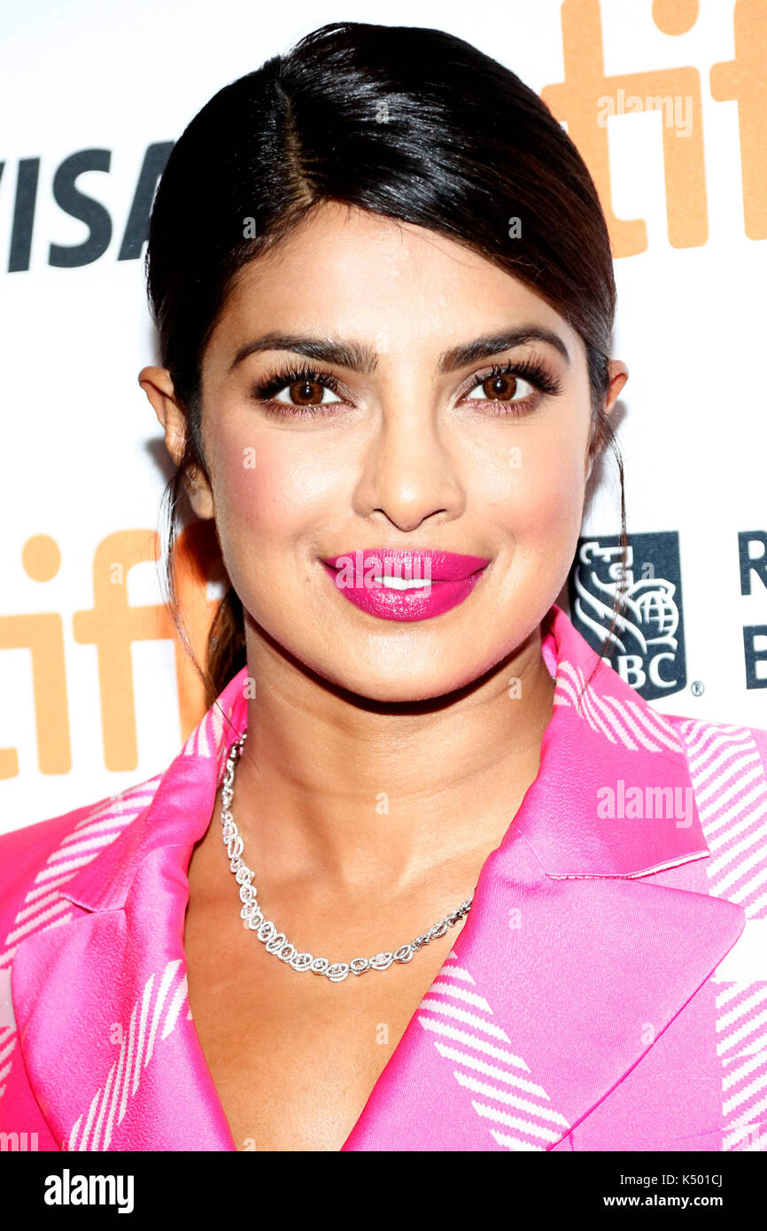 Toronto, Canada. 07Th sep 2017. priyanka chopra participant à la 'pahuna : les petits visiteurs' premiere au cours de la 42e festival international du film de Toronto à la banque Scotia Theatre sur septembre 07, 2017 à Toronto, Canada Crédit : geisler-fotopress/Alamy live news Banque D'Images