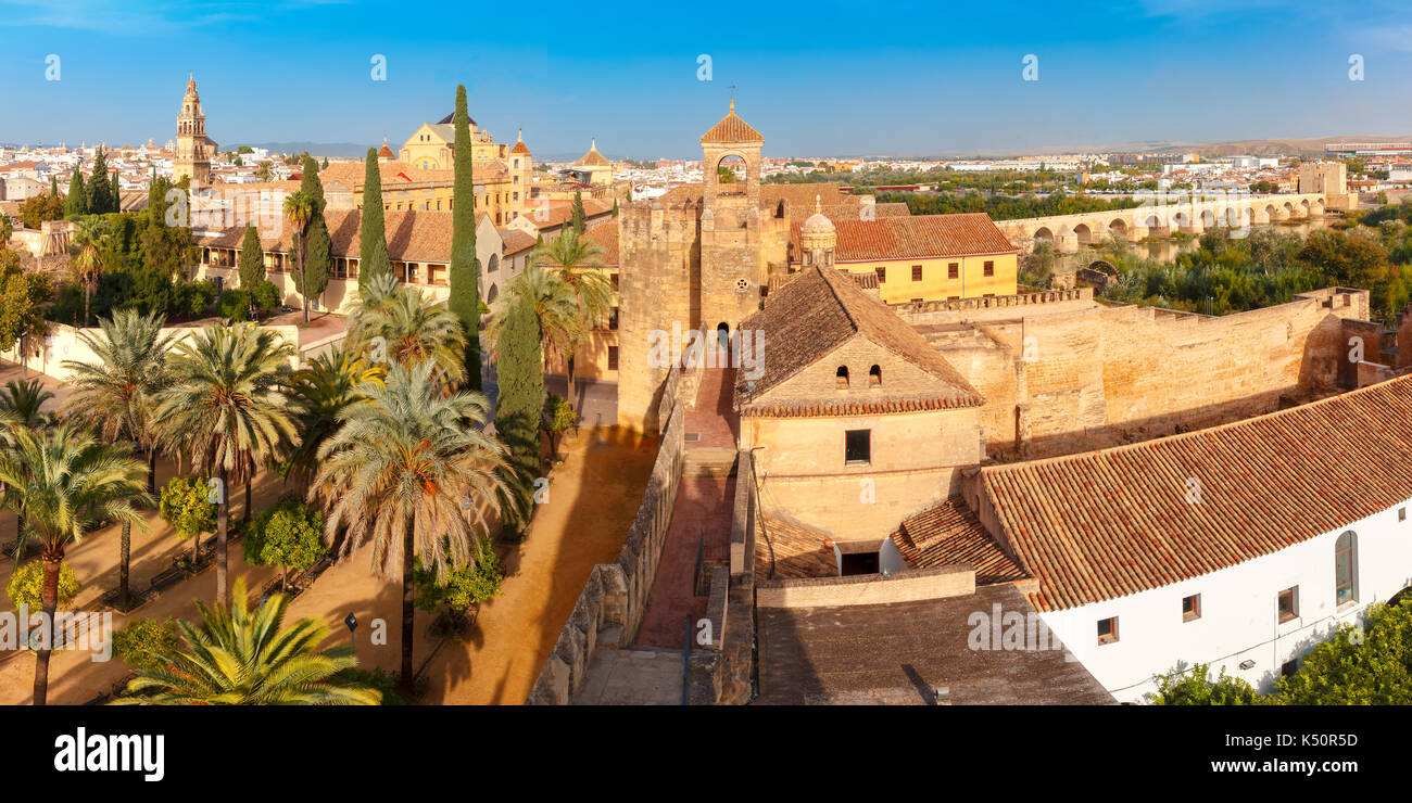 alcazar-de-cordoue-banque-de-photographies-et-d-images-haute