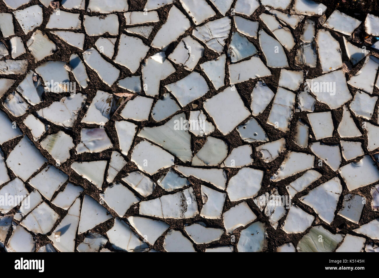 Sur le fond de la mosaïque piscine détruit Banque D'Images