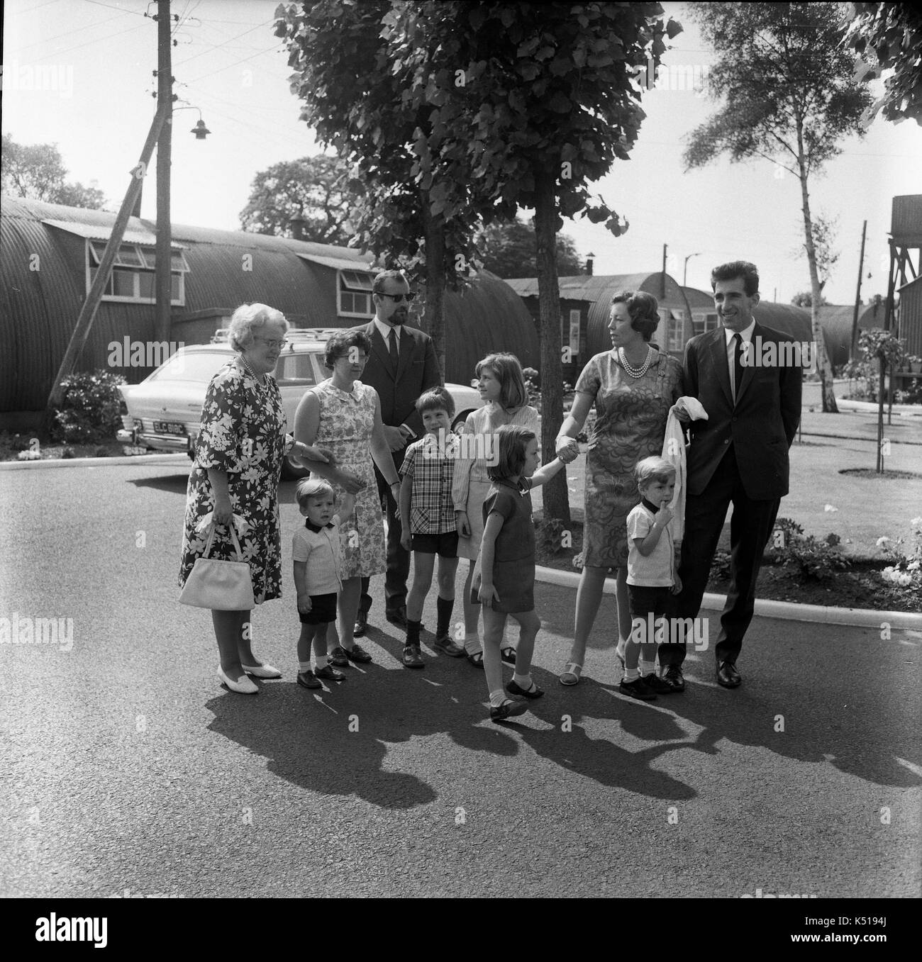 Prince Andreas de Yougoslavie et son épouse la princesse Kira de Leiningen et leurs enfants la Princesse Maria Tatiana ; Prince Christopher ; Lavinia Princesse Marie ; le prince Karl Vladimir ; Prince Dimitri. Banque D'Images