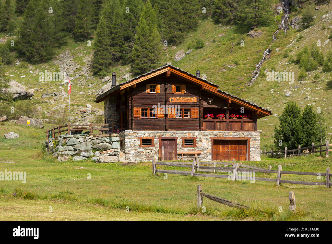Arolla, Suisse - swiss house dans Alpes Pennines, canton du Valais. Banque D'Images