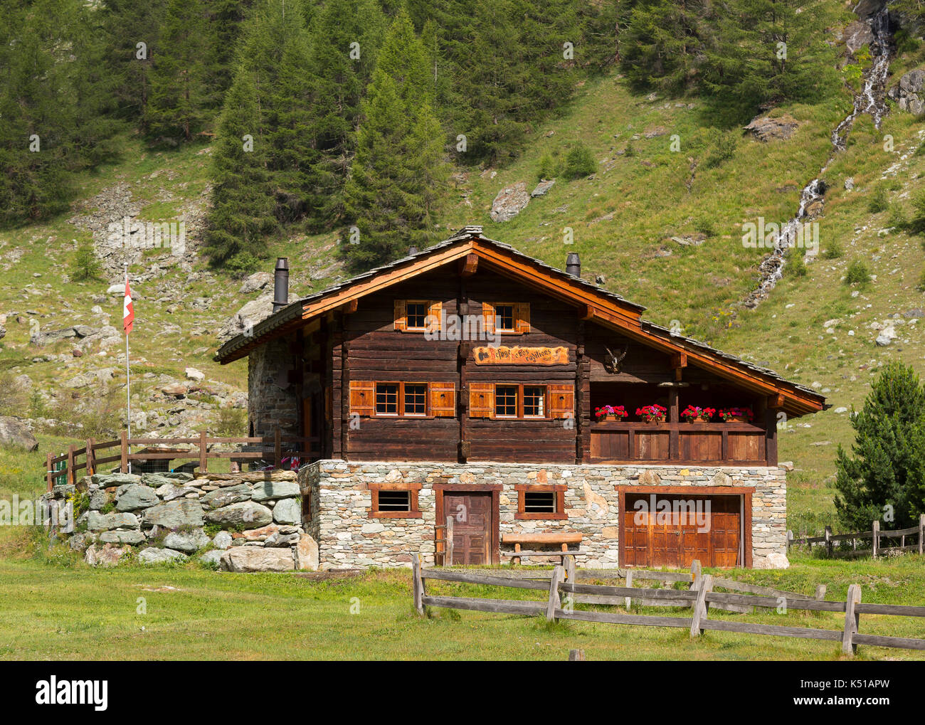 Arolla, Suisse - swiss house dans Alpes Pennines, canton du Valais. Banque D'Images
