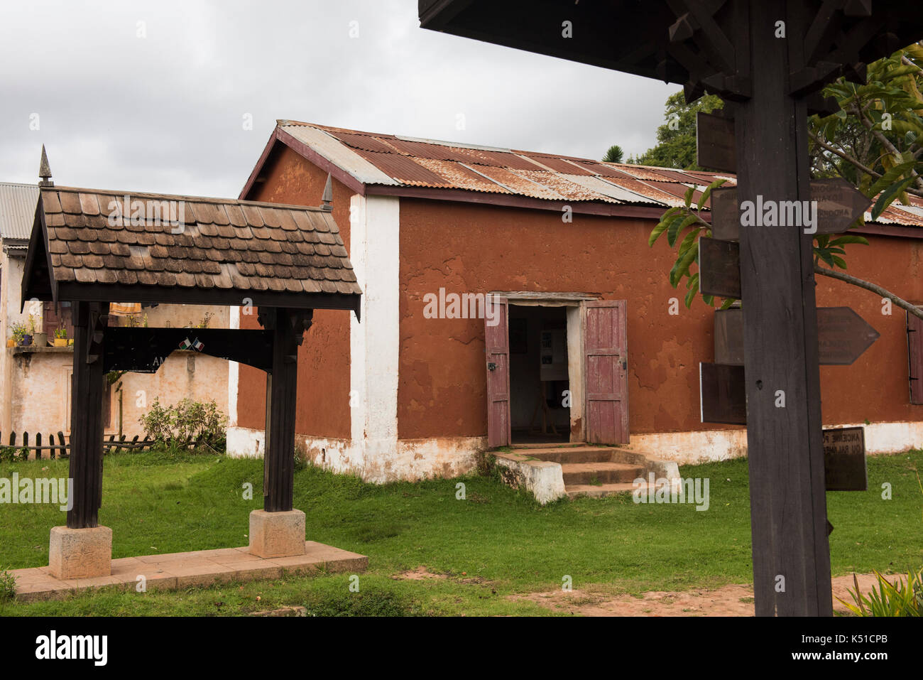 Musée à Ambohidrabiby colline sacrée, capital formel du roi Ralamb, Madagascar Banque D'Images