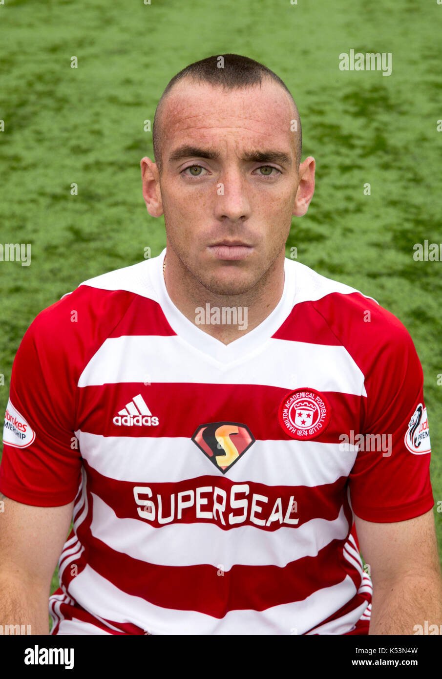 Darian MacKinnon de Hamilton Academical lors d'une photoconférence au stade SUPERSEAL de Hamilton. Banque D'Images