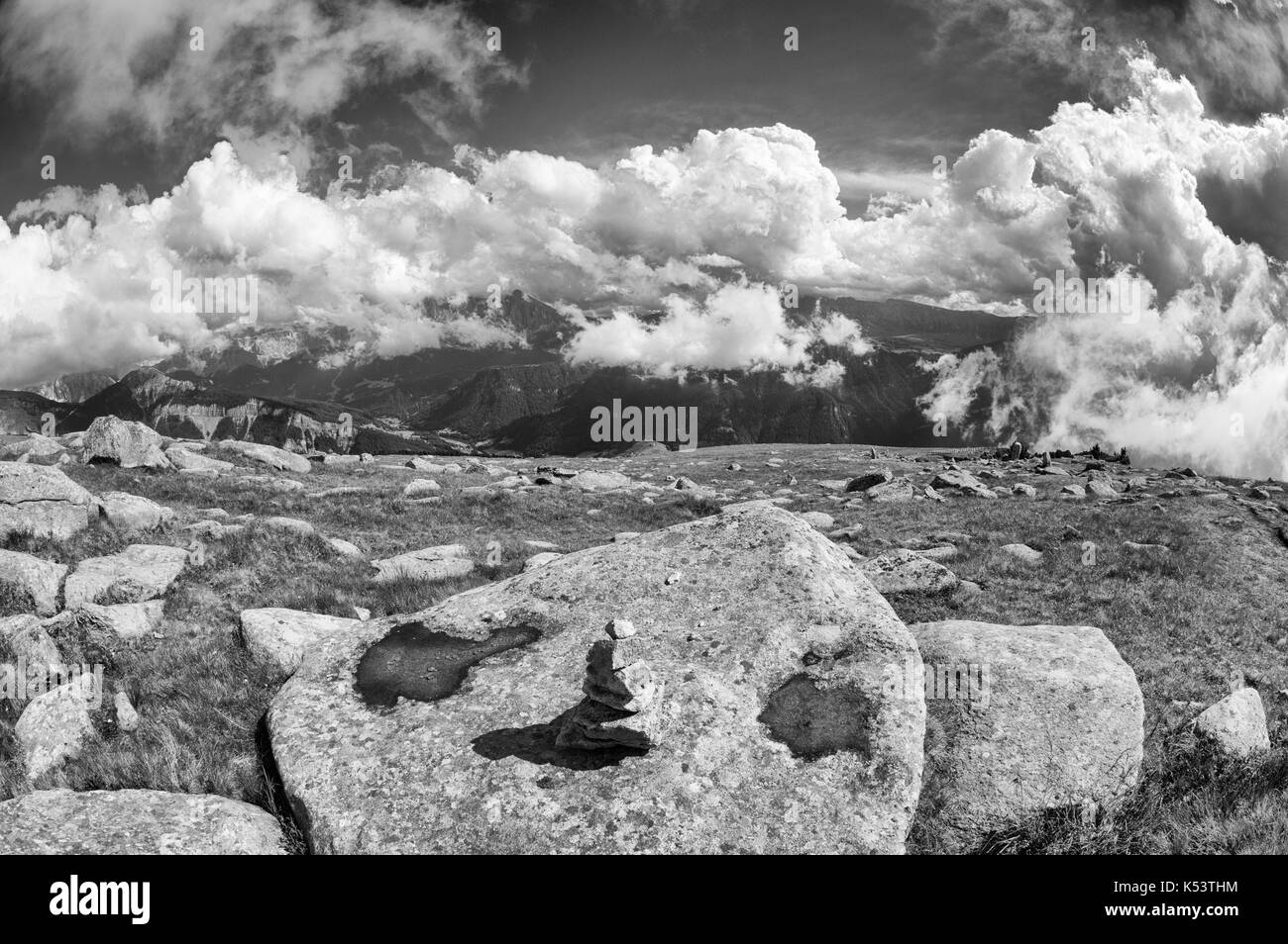Les scenic de montagne dans les Dolomites, au-dessus de Reciesca Hut, Tyrol du Sud, Italie du nord Banque D'Images
