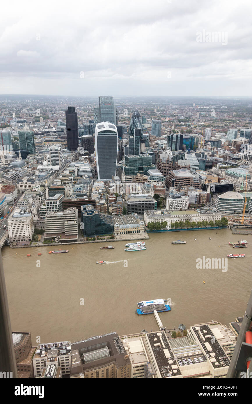 Vue sur la ville et tamise, le gratte-ciel shard london united kingdom Banque D'Images