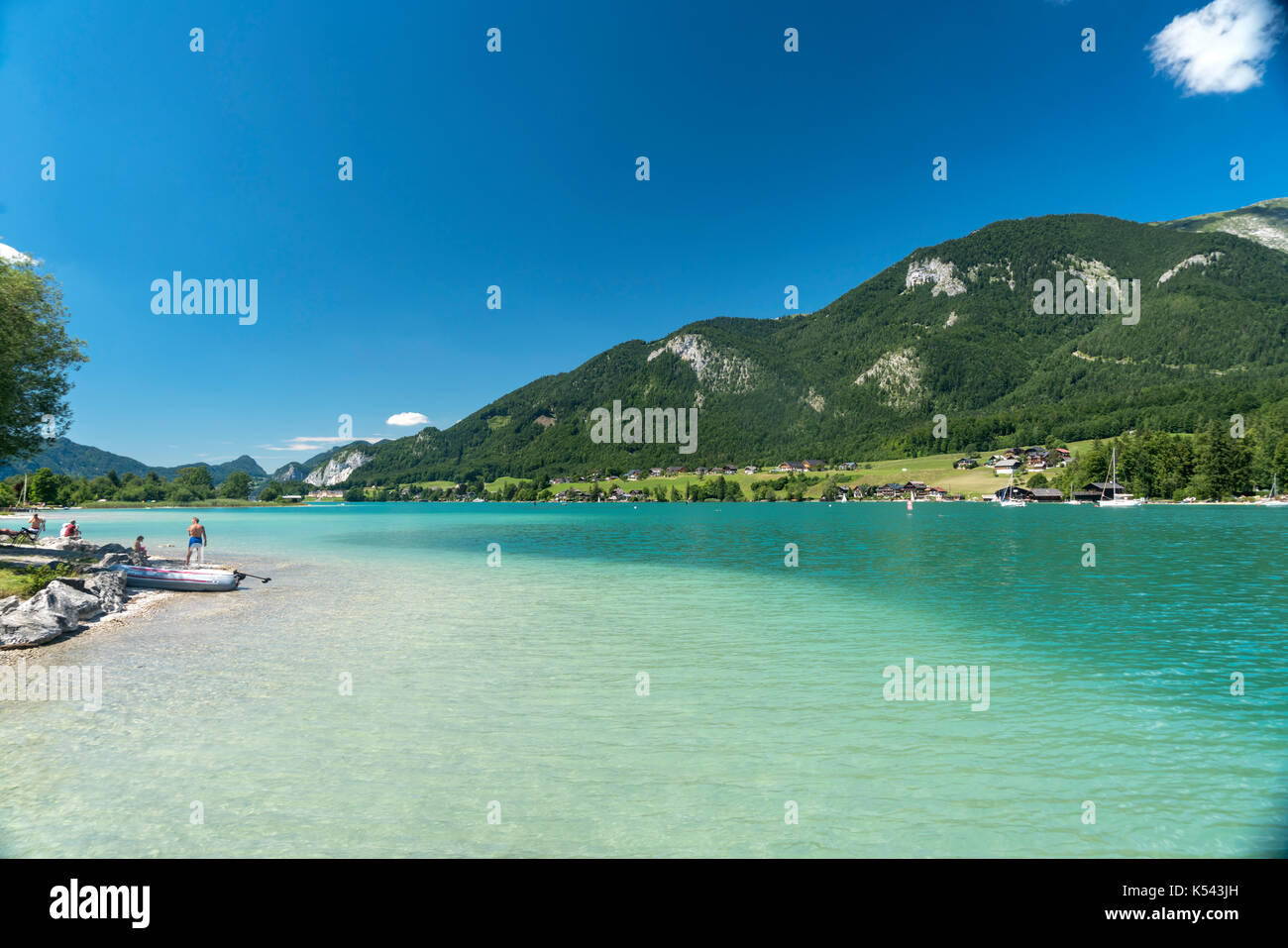 AM Wolfgangsee BEI Strobl, Salzkammergut, Österreich | lac Wolfgangsee près de Strobl , région de Salzkammergut, Autriche Banque D'Images