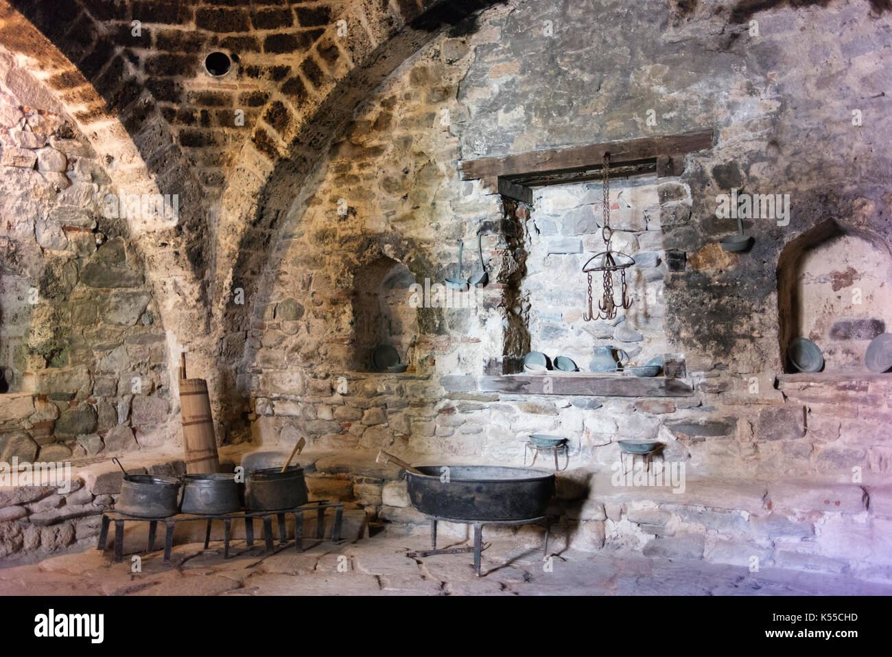 Dans la cuisine attenante à la salle à manger dans le monastère de Bachkovo, l'un des plus anciens monastères orthodoxes en Europe orientale. Banque D'Images