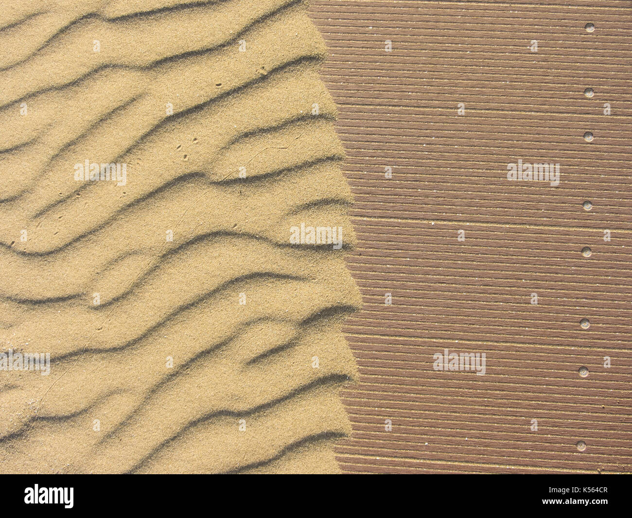 Jaune sable déplacé par le vent Banque D'Images