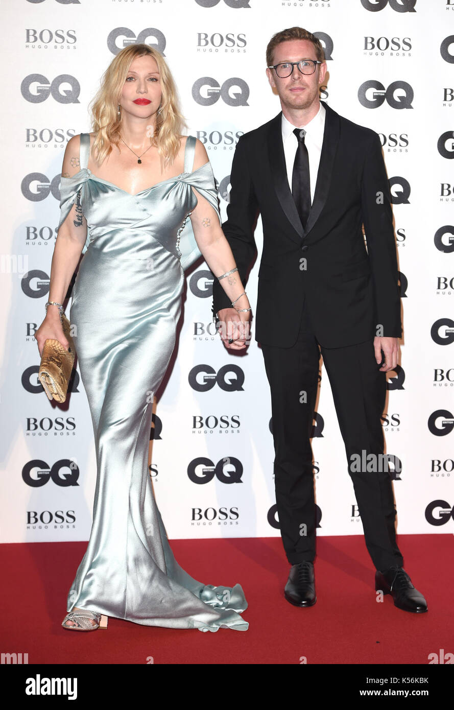 La Photo Doit Être Créditée ©Alpha Press 079965 05/09/2017 Courtney Love Et Nicholas Cullinan Gq Men Of The Year Awards 2017 À Tate Modern London Banque D'Images