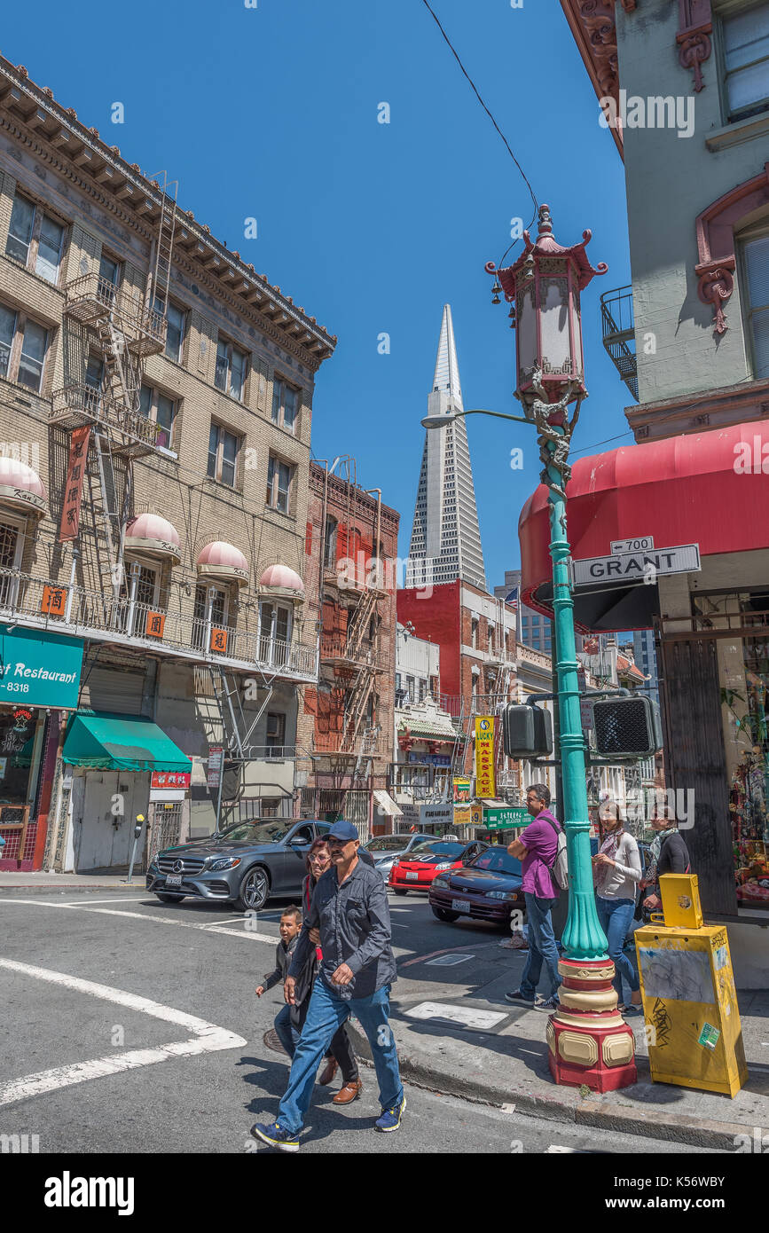 Dans les rues de China Town, San Francisco, CA Banque D'Images