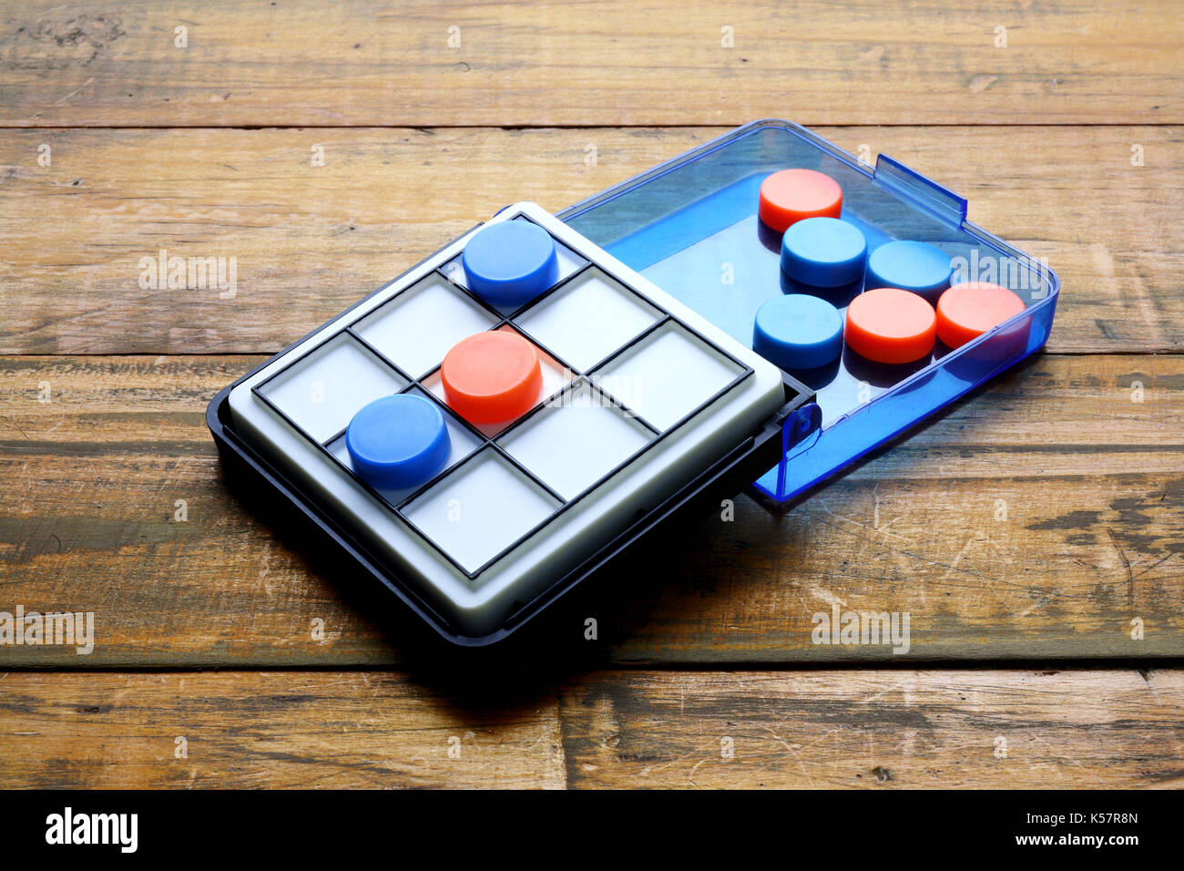 Tic Tac Toe sur fond de bois Banque D'Images