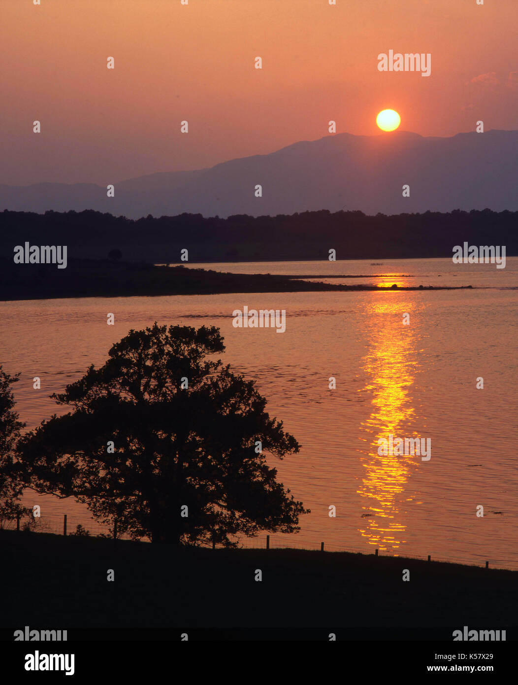 Coucher du soleil spectaculaire sur le Loch Creran, argyll Banque D'Images