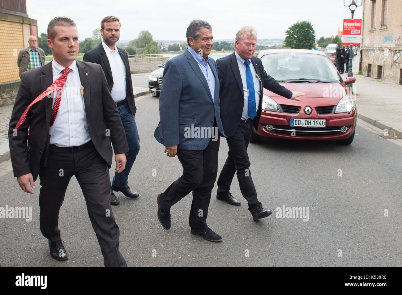 Dresde, Allemagne. 8 septembre 2017. Le ministre fédéral des Affaires étrangères Sigmar Gabriel lors d'une campagne électorale à Dresde, en Allemagne, du 8 au 19 septembre 2017. Gabriel veut parler de la politique actuelle et des thèmes pertinents pour la campagne électorale dans la capitale saxonne. Photo: Sebastian Kahnert/dpa-Zentralbild/dpa/Alay Live News Banque D'Images