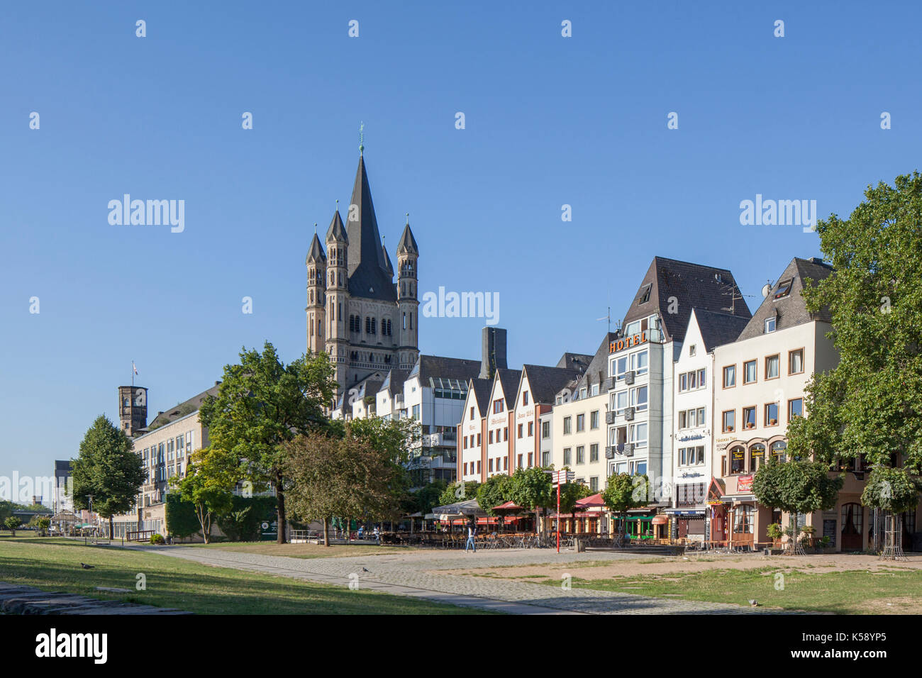 Häuser am Rheinufer, Köln, Nordrhein-Westfalen, Deutschland I Maisons dans la vieille ville, Cologne, Rhénanie-du-Nord-Westphalie, Allemagne Banque D'Images